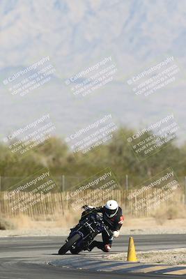 media/Oct-30-2025-Racers Edge (Thu) [[dabbdaf680]]/3-B Group/Session 2 Turn 2/